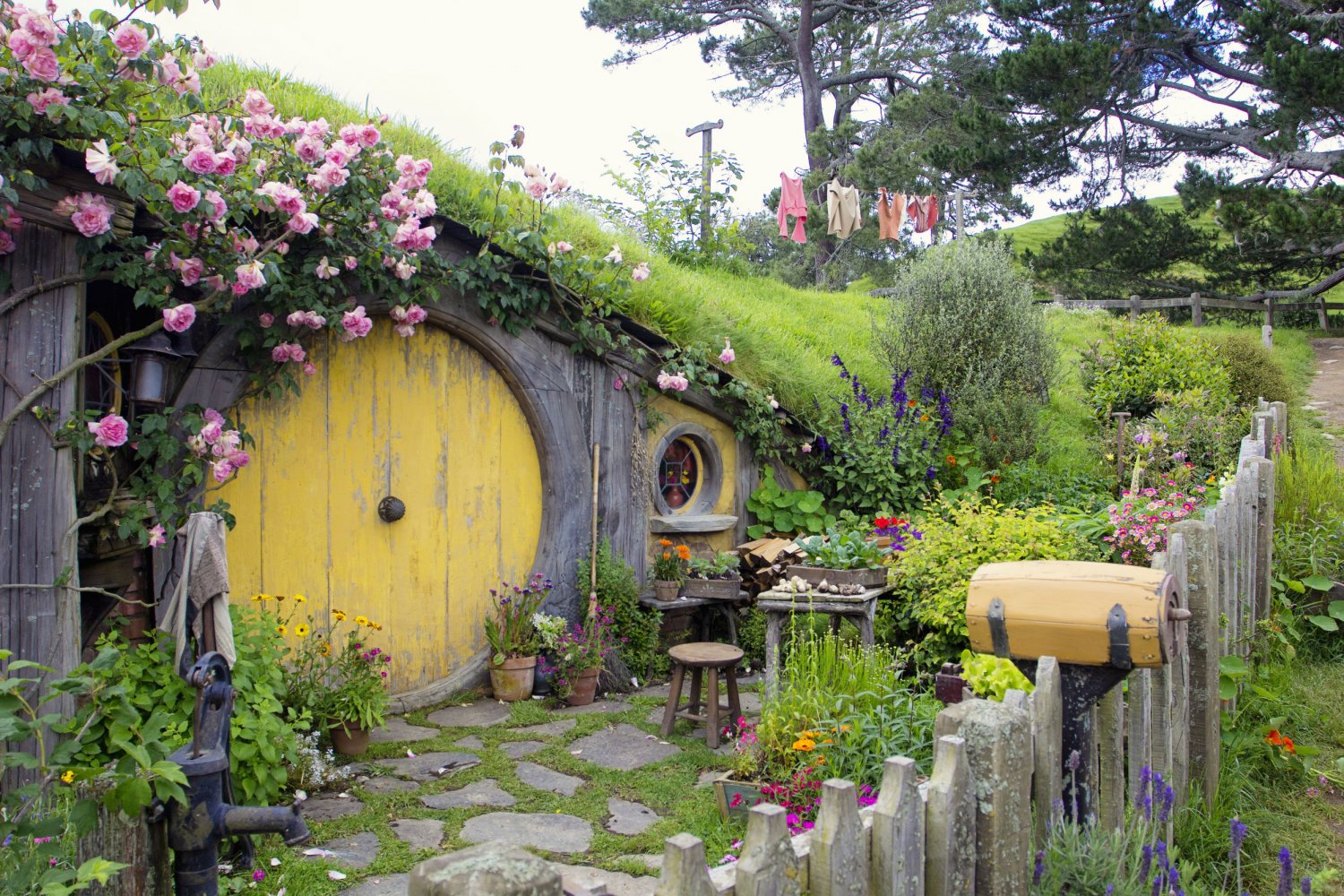 Hobbit Hole domek w Śródziemiu, czyli Matamata w Nowej Zelandii.