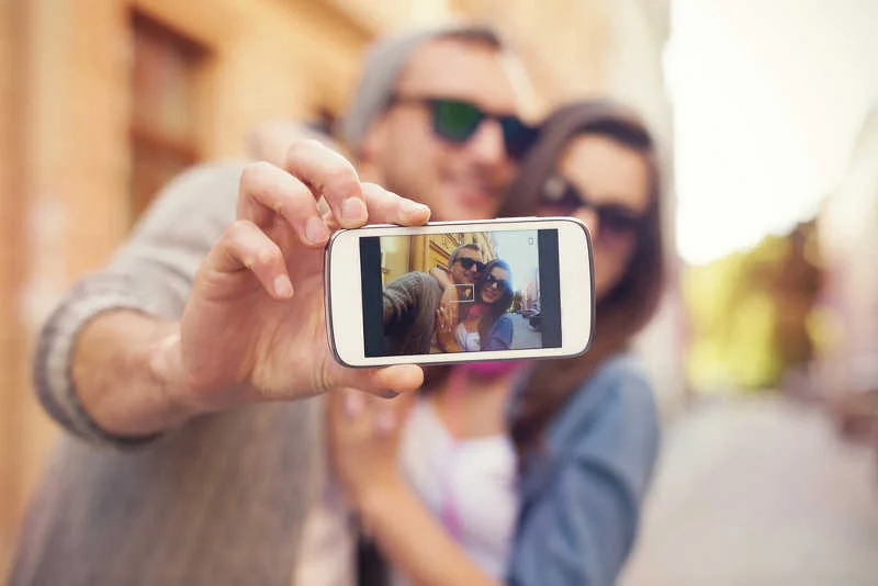 Dlaczego ludzie robię selfie?