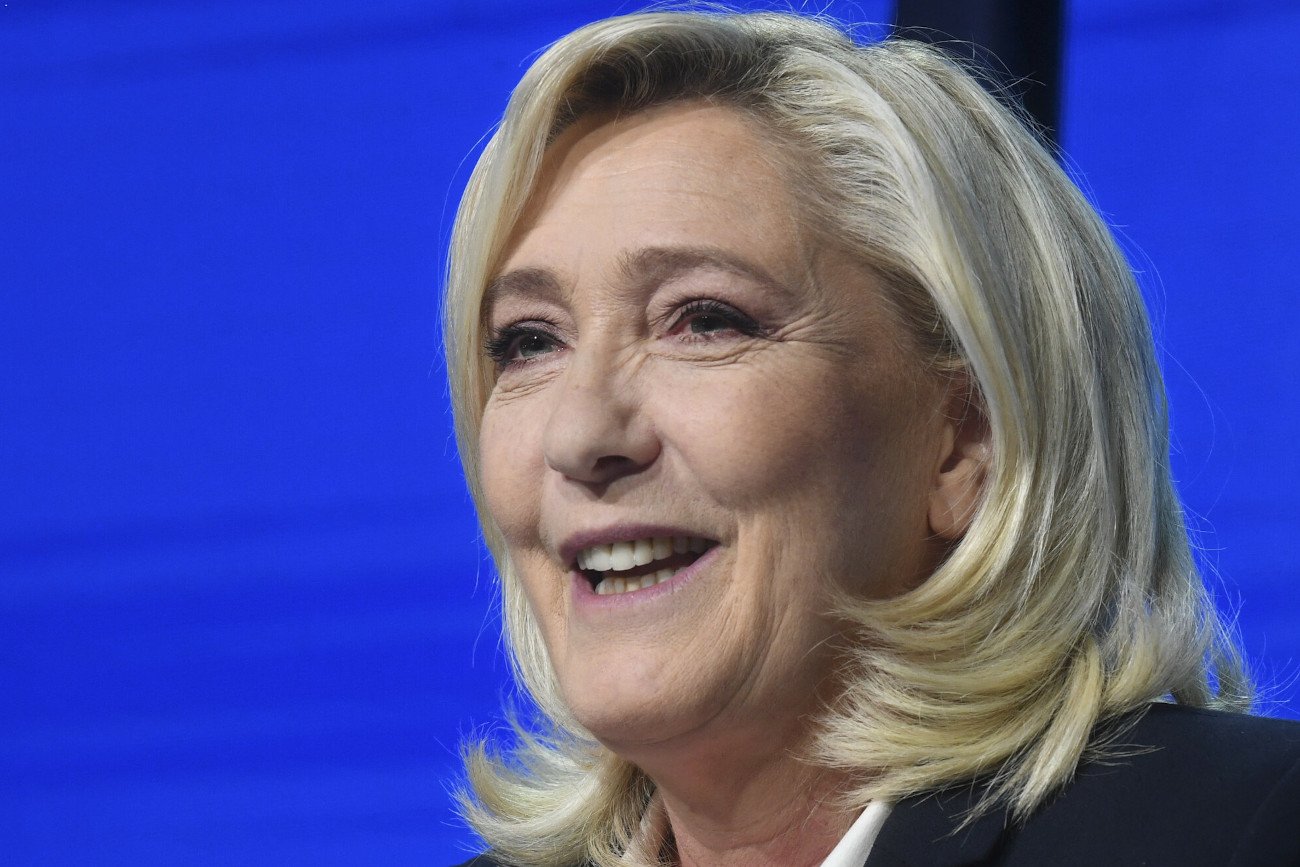 Marine Le Pen zmierzy się z Emmanuelem Macronem w drugiej turze wyborów prezydenckich we Francji.