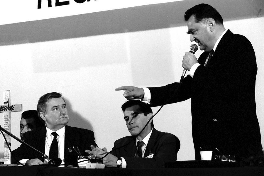 Prawicowy mit założycielski rozpoczął się w 1992 r. od tzw. nocy teczek.