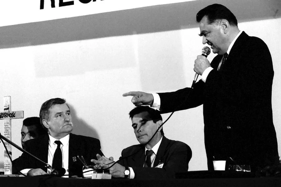 Prawicowy mit założycielski rozpoczął się w 1992 r. od tzw. nocy teczek.
