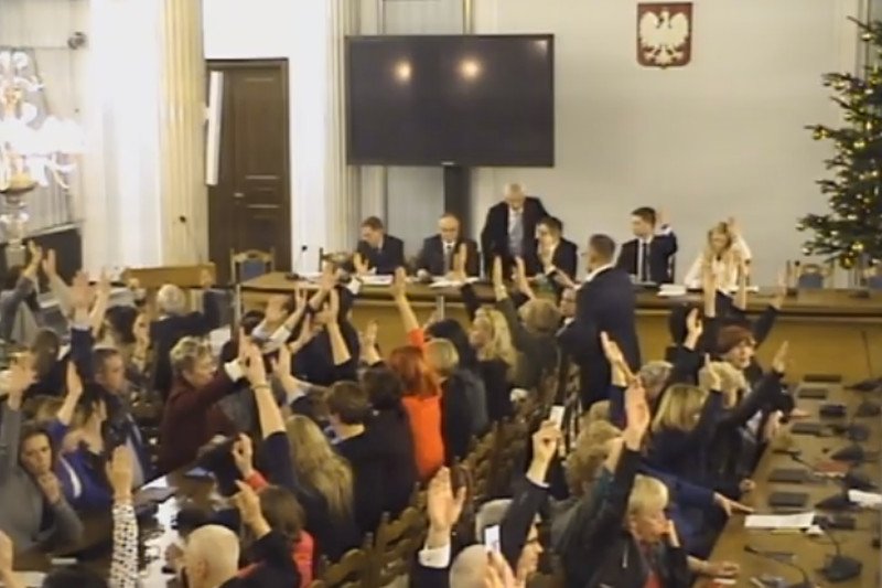 Nie tylko budżet i dezubekizacja. Te ustawy przepchnął PiS na Sali Kolumnowej bez udziału opozycji