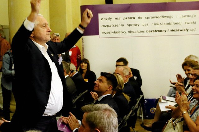 Różne reakcje polityków po sędziowskim kongresie.