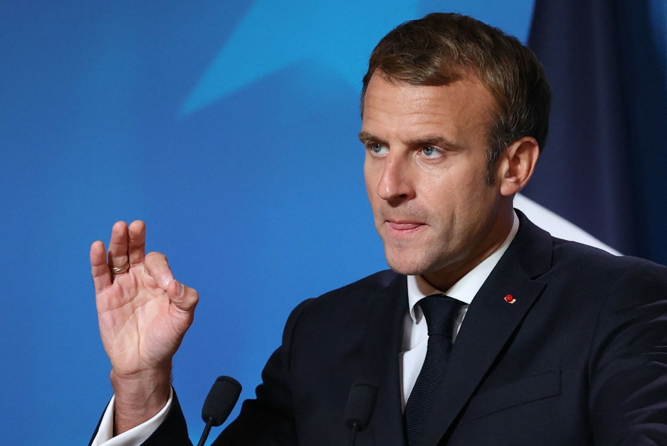 Macron rozmawiał z Morawieckim w Bruseli. Zdradzi, co powinna zrobić Polska.