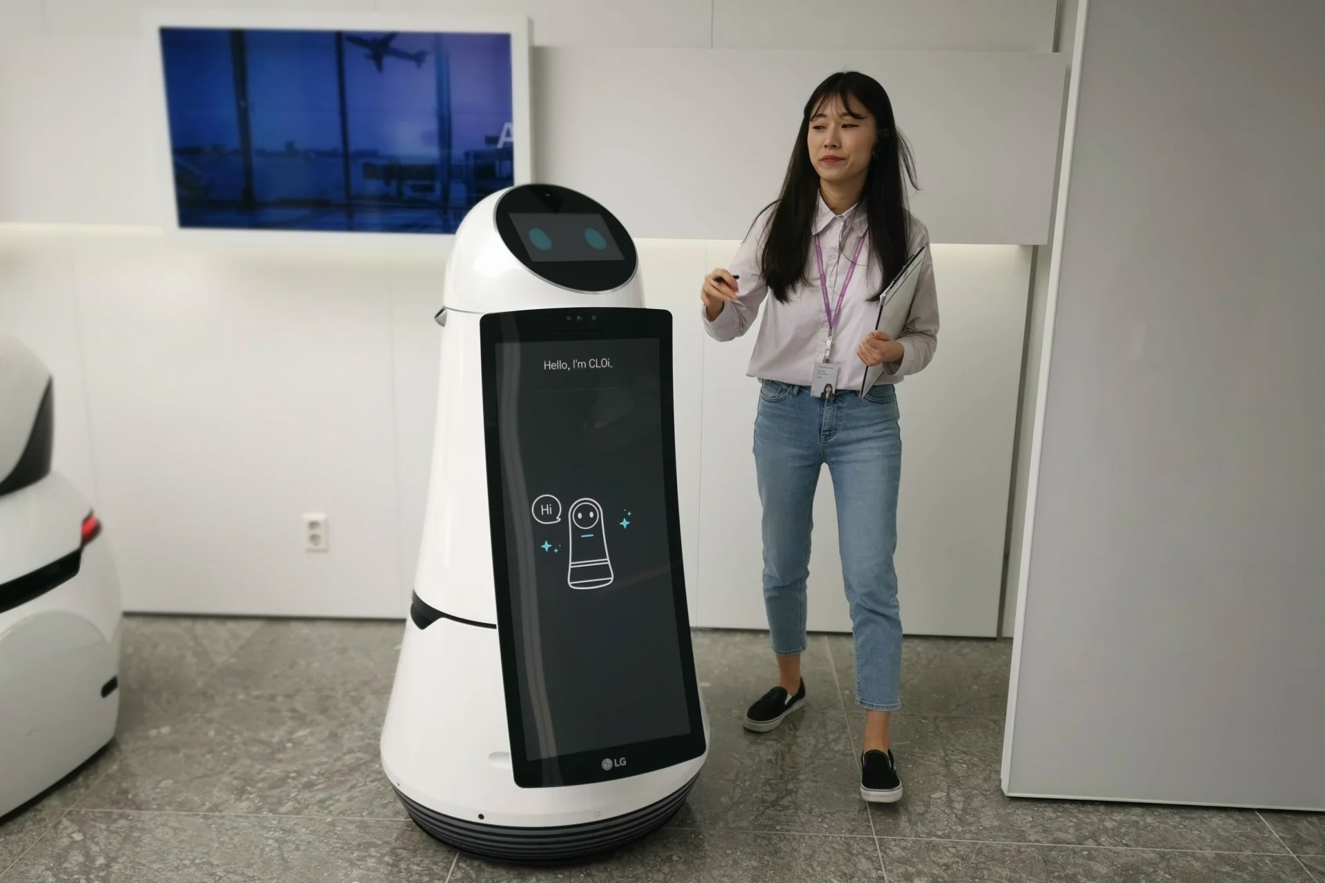 LG CLOi GuideBot – maszyna, która (w naprawdę miły sposób) pomoże ci zdążyć na samolot.