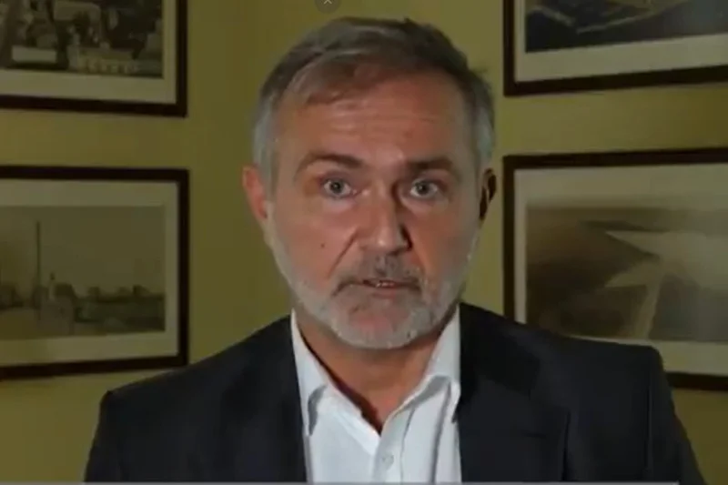 Prezydent Gdyni Wojciech Szczurek chce pomóc nauczycielom i uczniom.