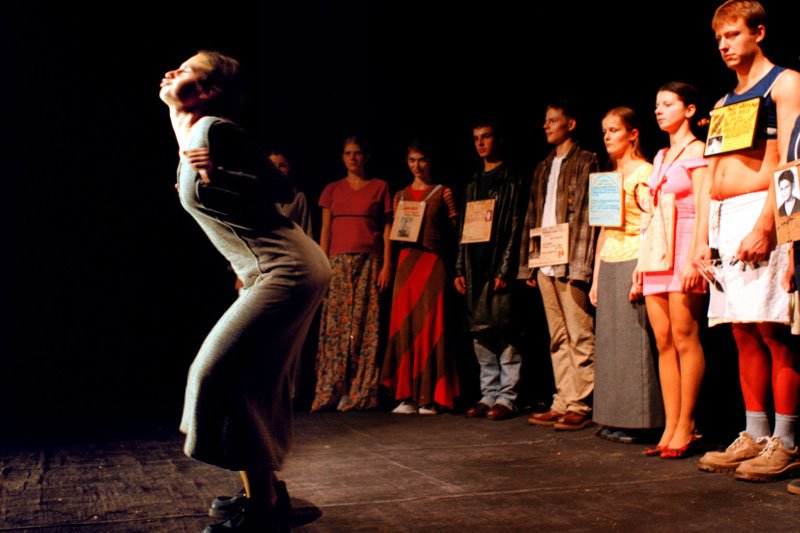 Fuksówka. Absolwenci wydziałów aktorskich mówią, że często nie była to niewinna zabawa dla studentów pierwszego roku