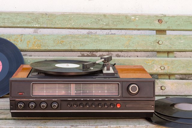 Renesans winylowych płyt? W tym roku wygenerowały większy zysk niż streaming muzyki