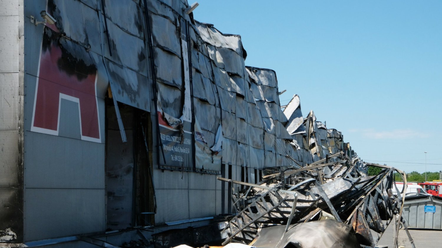 Właściciele butików w centrum handlowym przy Marywilskiej 44 stracili w pożarze dorobek życia.