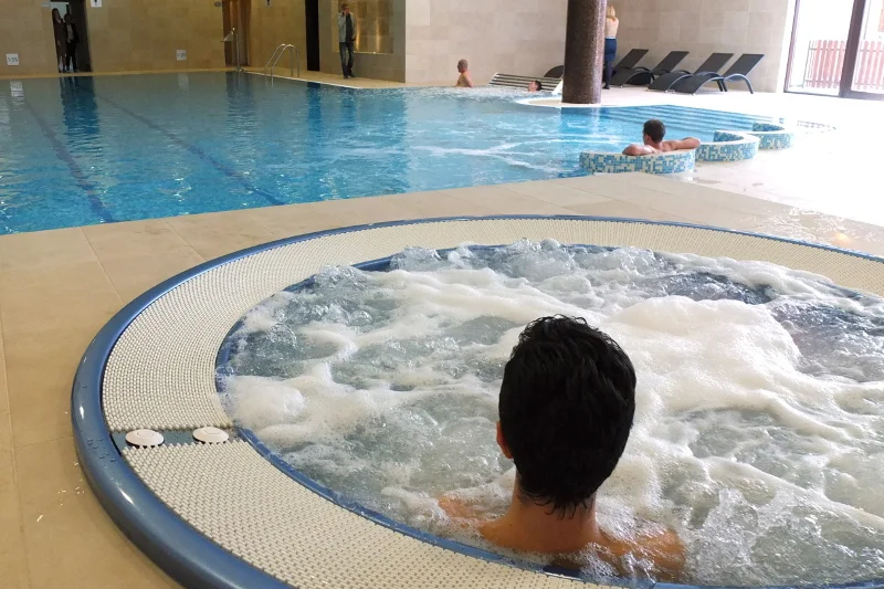 Polacy coraz częściej decydują się na spędzanie świat w hotelach
