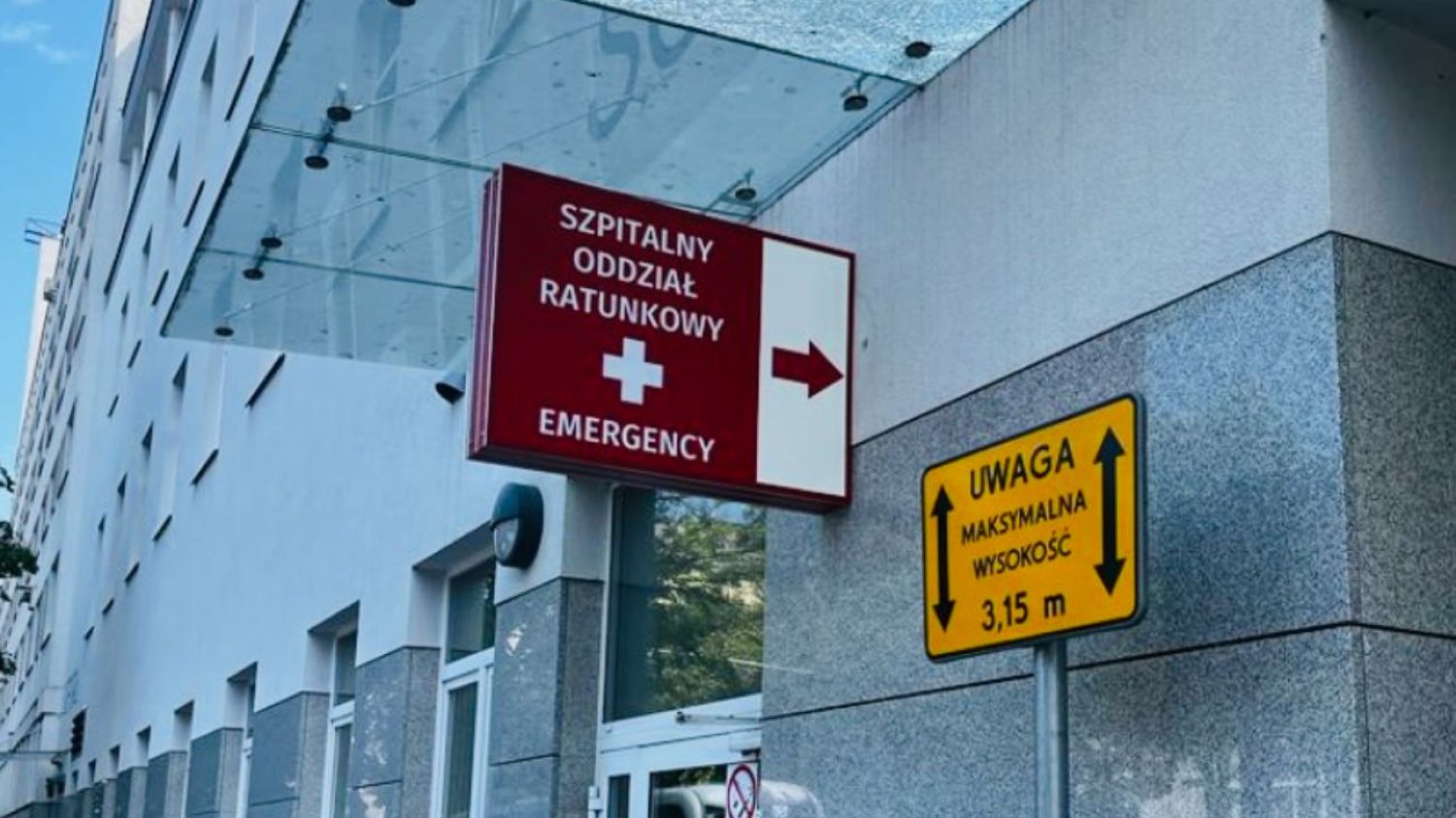 Pijana pacjentka zaatakowała lekarzy i ratowniczkę. Nocny atak w szpitalu w Gdyni. Atak w szpitalu w Gdyni. Pacjentka rzuciła się na lekarzy i ratowniczkę.