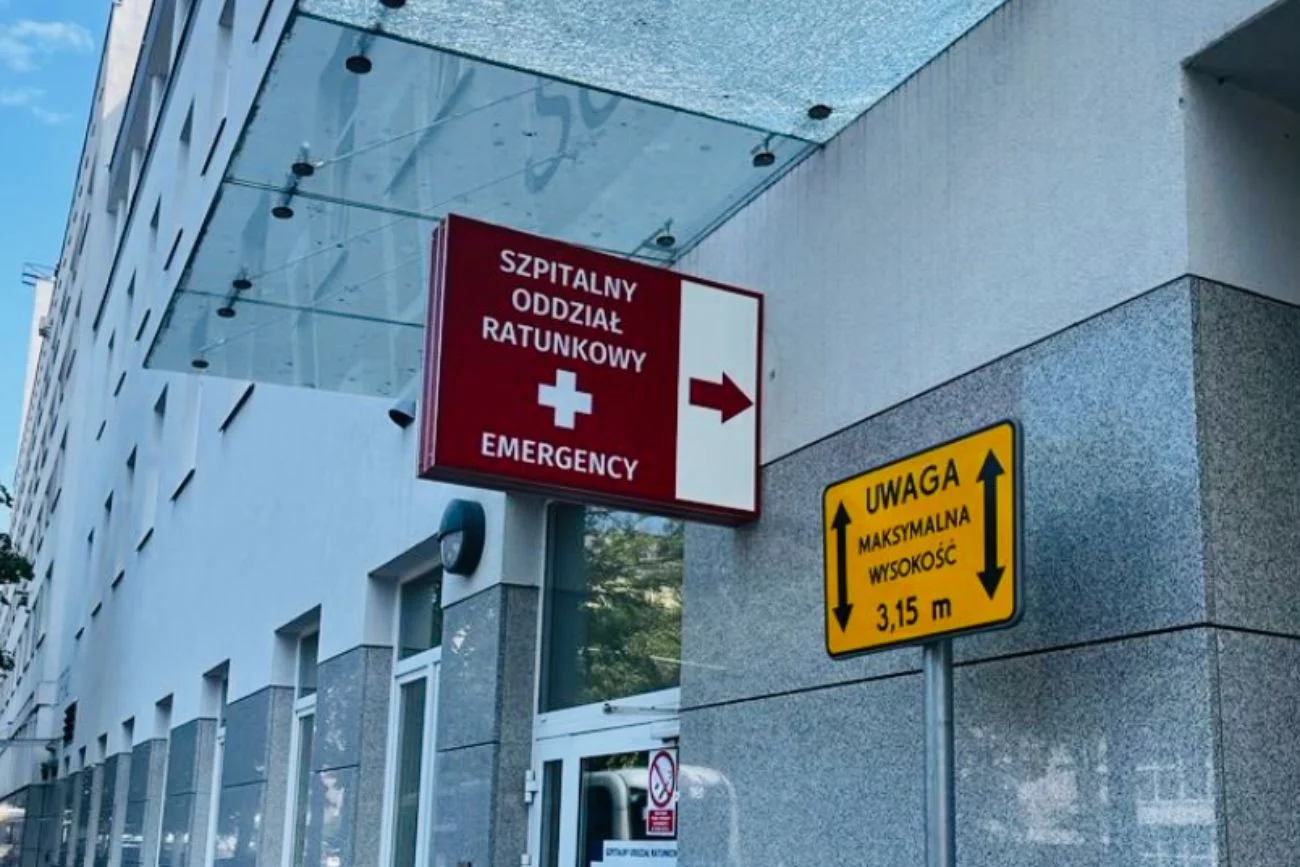 Atak w szpitalu w Gdyni. Pacjentka rzuciła się na lekarzy i ratowniczkę.