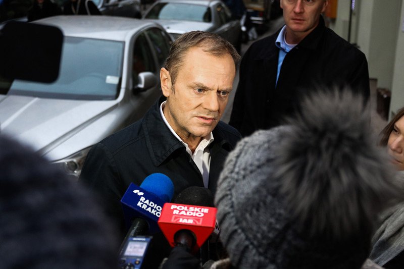 Przewodniczący Rady Europejskiej Donald Tusk na krótkim briefingu w Krakowie skomentował uruchomienie wobec Polski mechanizmu z art. 7 TUE.