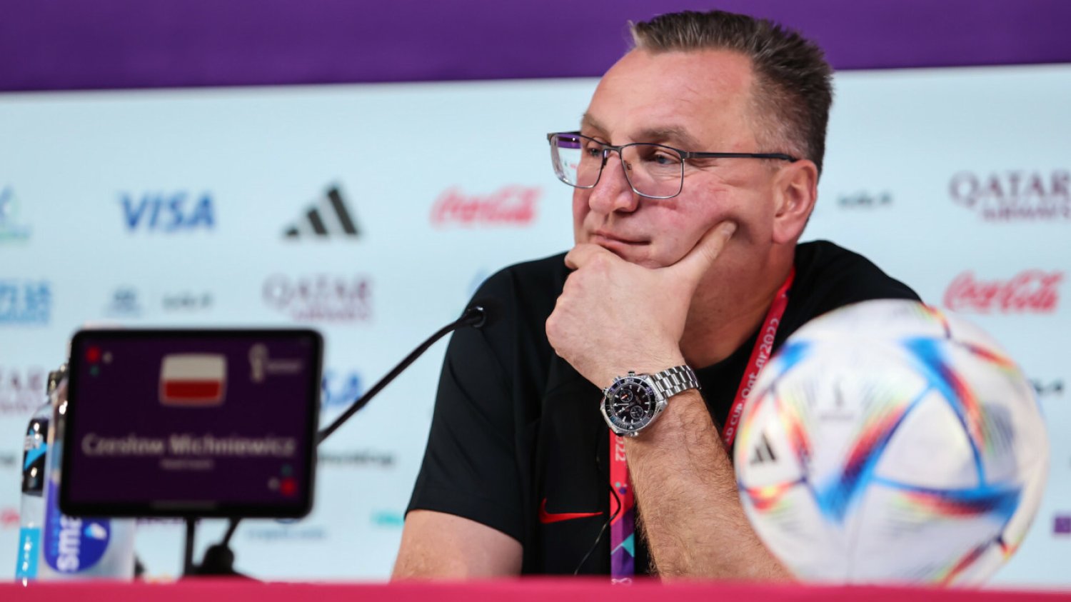 Czesław Michniewicz nie pojawił się na konferencji prasowej w poniedziałek. Polacy mają też zamknięty trening dla mediów.