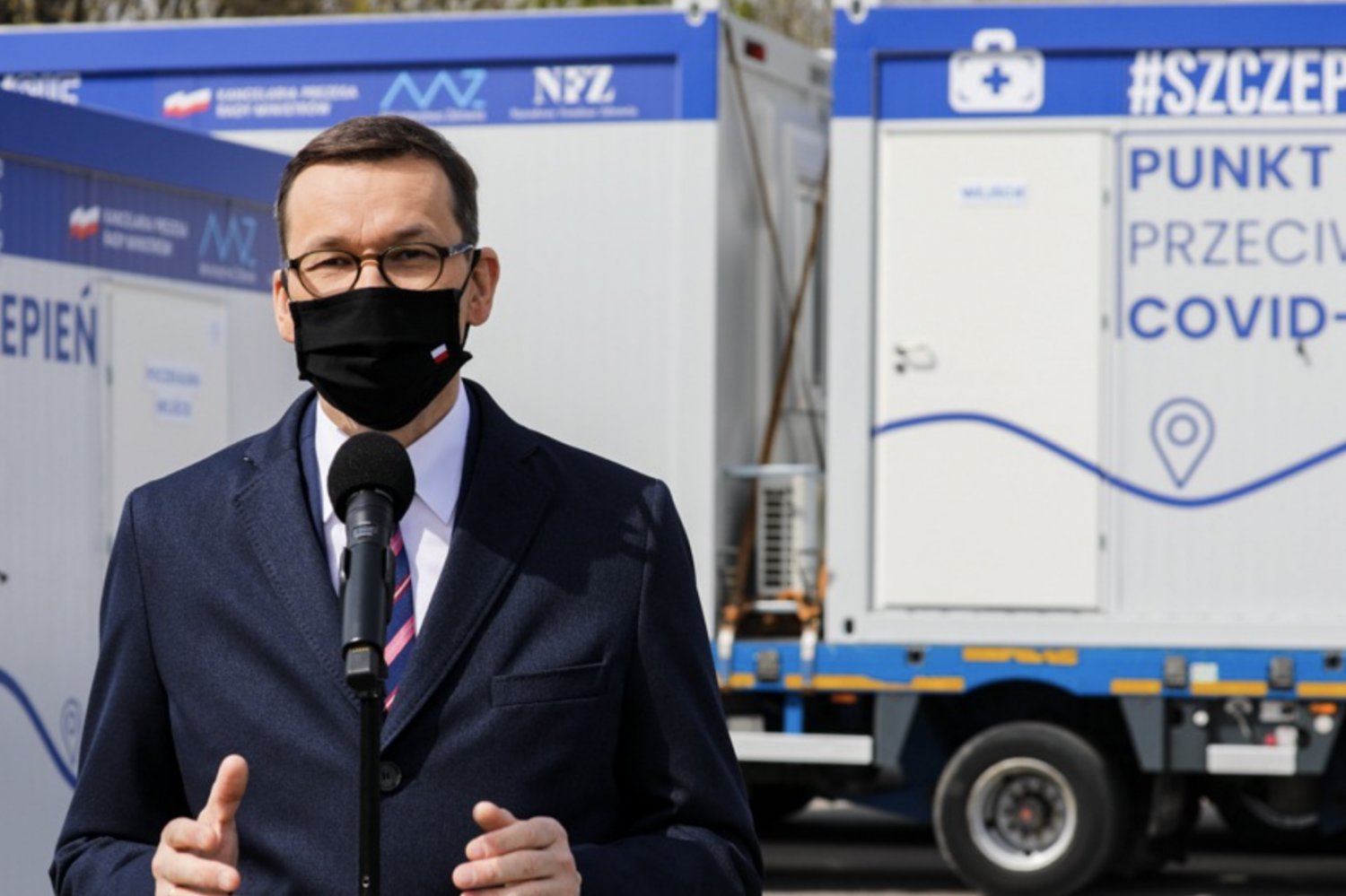 Morawiecki zapowiada przyspieszenie akcji szczepień. Premier miał też rozmawiać z szefem Pfizera.