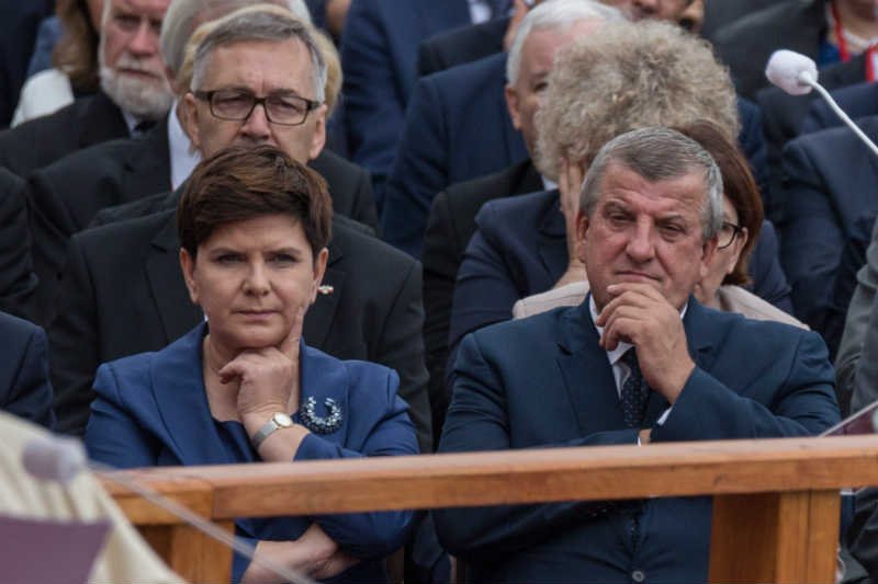 Mąż Beaty Szydło Edward pojawił się u boku szefowej rządu w Częstochowie.