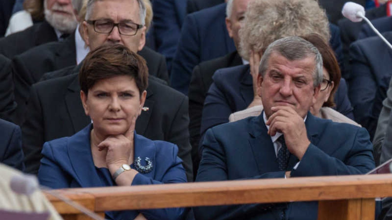 Mąż Beaty Szydło Edward pojawił się u boku szefowej rządu w Częstochowie.