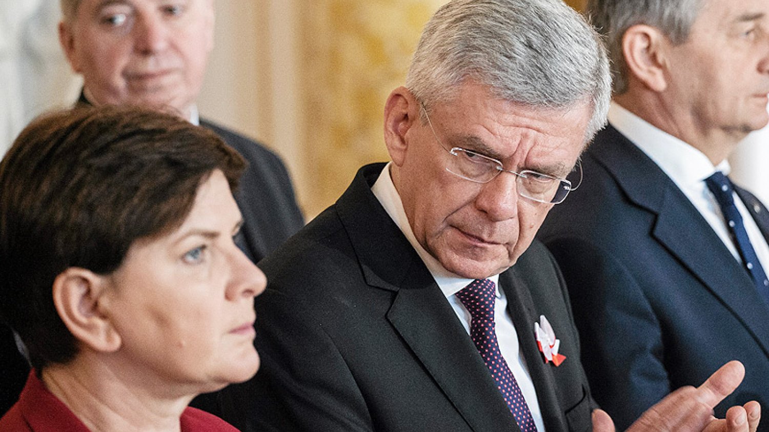 Marszałek Senatu chyba przeciął spekulacje na temat dymisji premier Beaty Szydło. Stanisław Karczewski wystawił szefowej rządu prawdziwą laurkę.
