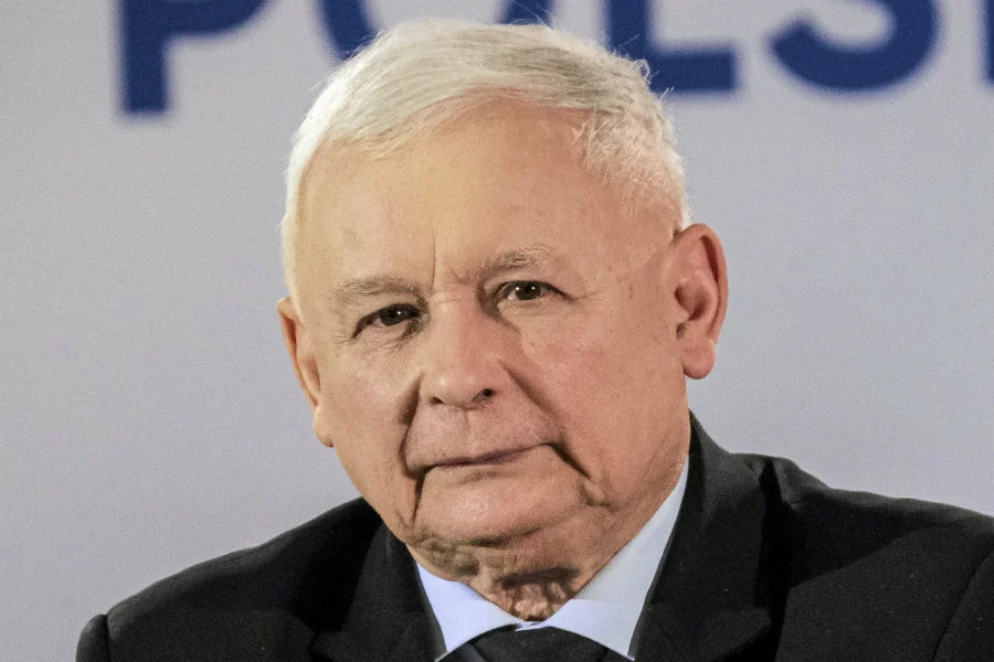 Prawo i Sprawiedliwość zanotowało wzrost poparcia w ostatnim sondażu Kantara dla "Faktów" TVN.