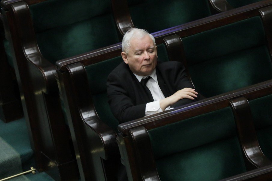 Joanna Kluzik-Rostkowska wyjaśniła, dlaczego PiS w nocnym głosowaniu przegłosował wybory prezydenckie w czasie pandemii ,koronawirusa.