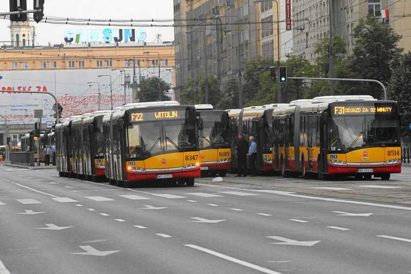 Warszawskie MZA zapłaci za autobusy 2,2 mln zł więcej, bo odrzuciło najtańszą ofertę. Zapisano w niej, że zużycie paliwa to 51 l/100 km, a nie 51,0 l/100 km.
