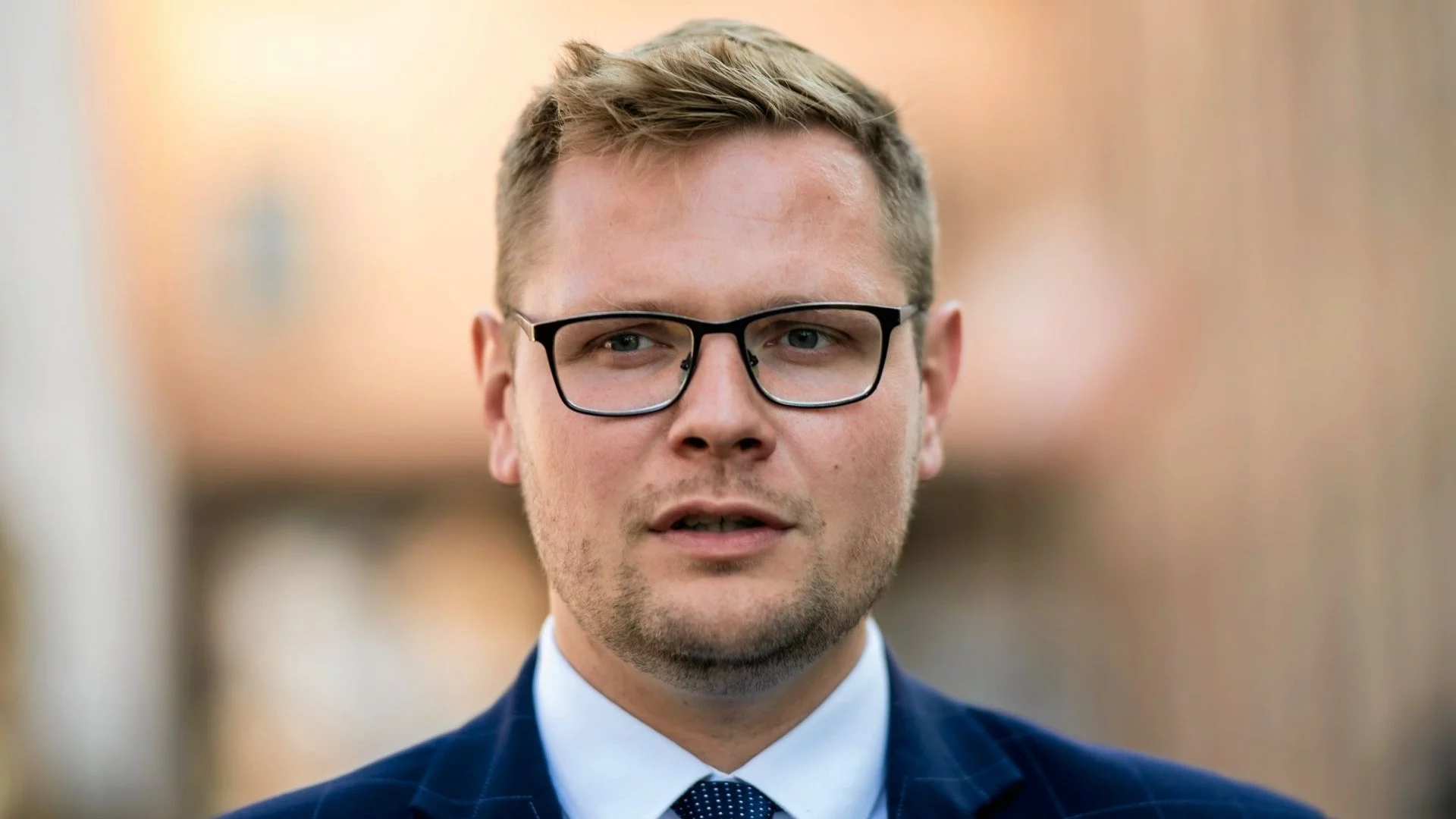 Jest akt oskarżenia przeciwko Michałowi Wosiowi. Jest akt oskarżenia przeciwko Michałowi Wosiowi.