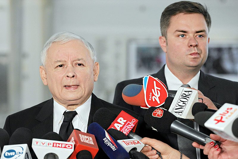 Jarosław Kaczyński ma już przygotowane ministerialne propozycje dla większości liderów PiS. Jednym z problemów zostaje tylko znalezienie odpowiedniego rządowego stanowiska dla Adama Hofmana.