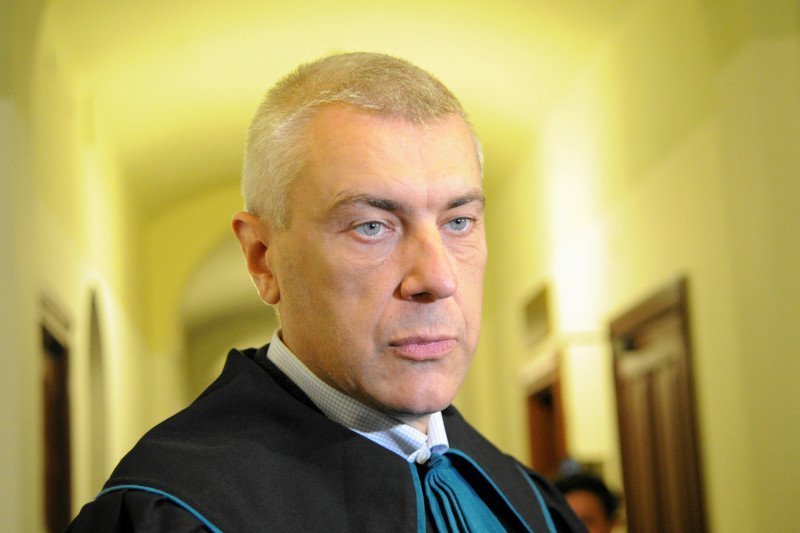 Giertych krytykuje, czy ostrzega PO?