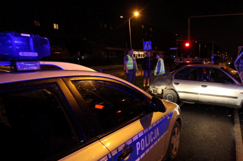 W woj. śląskim doszło w nocy do karambolu, 1 osoba nie żyje, kilkanaście zostało rannych. (zdjęcie poglądowe)