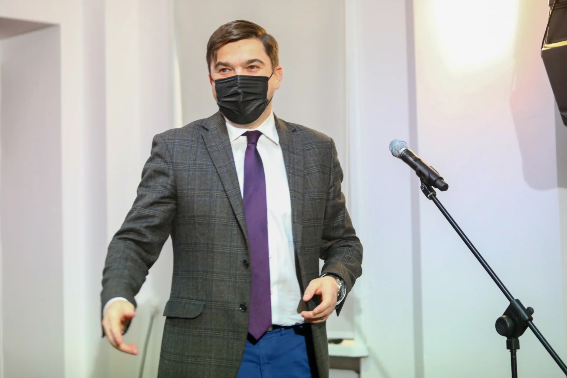 Rzecznik MZ Wojciech Andrusiewicz ujawnił jaki odsetek zaszczepionych jest wśród ofiar COVID-19.