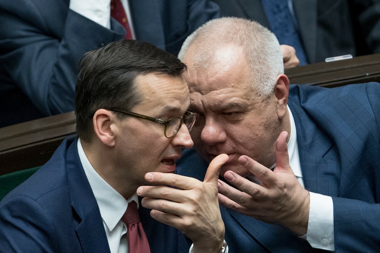 Ludzie Jacka Sasina spiskują przeciwko Morawieckiemu, chcą żeby ustąpił ze stanowiska premiera