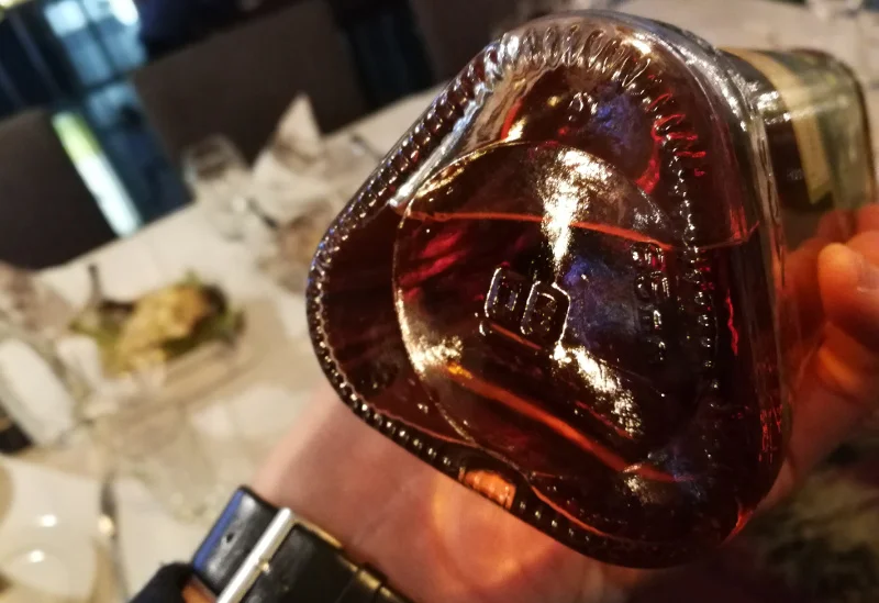 Projekt pierwszej wersji tej butelki powstawał w latach 60. XX wieku.