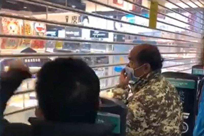 W Chinach zaczyna brakować specjalistycznych maseczek.