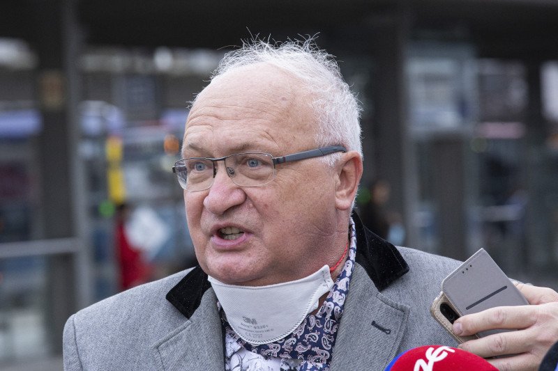 Prof. Simon opowiedział o swoich dwóch pacjentach.