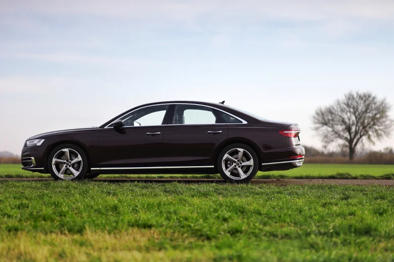 Brąz nie jest najlepszym wyborem koloru dla nowego Audi A8.