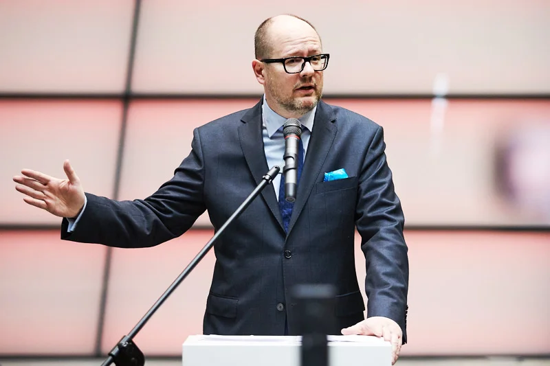 W niedzielę Paweł Adamowicz niespodziewanie oznajmił, że jednak zamierza ubiegać się o kolejną kadencję na fotelu prezydenta Gdańska. Okupuje to stanowisko nieprzerwanie od prawie 20 lat.