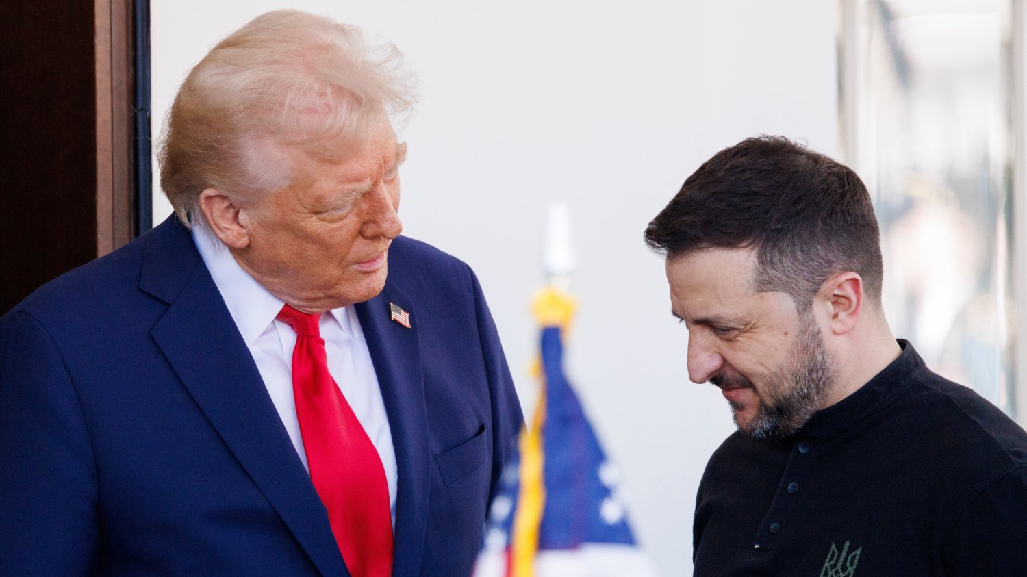 Spotkanie w Mar-a-Lago: Trump i Zełenski omawiają możliwe scenariusze pokoju, decyzje wciąż nie zapadły. Od Mar-a-Lago do niepewnej przyszłości Ukrainy: spotkanie Trumpa i Zełenskiego w centrum uwagi światowej opinii publicznej.