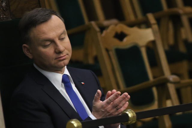 Andrzej Duda przekonuje, że jest niezależnym od Kaczyńskiego prezydentem.