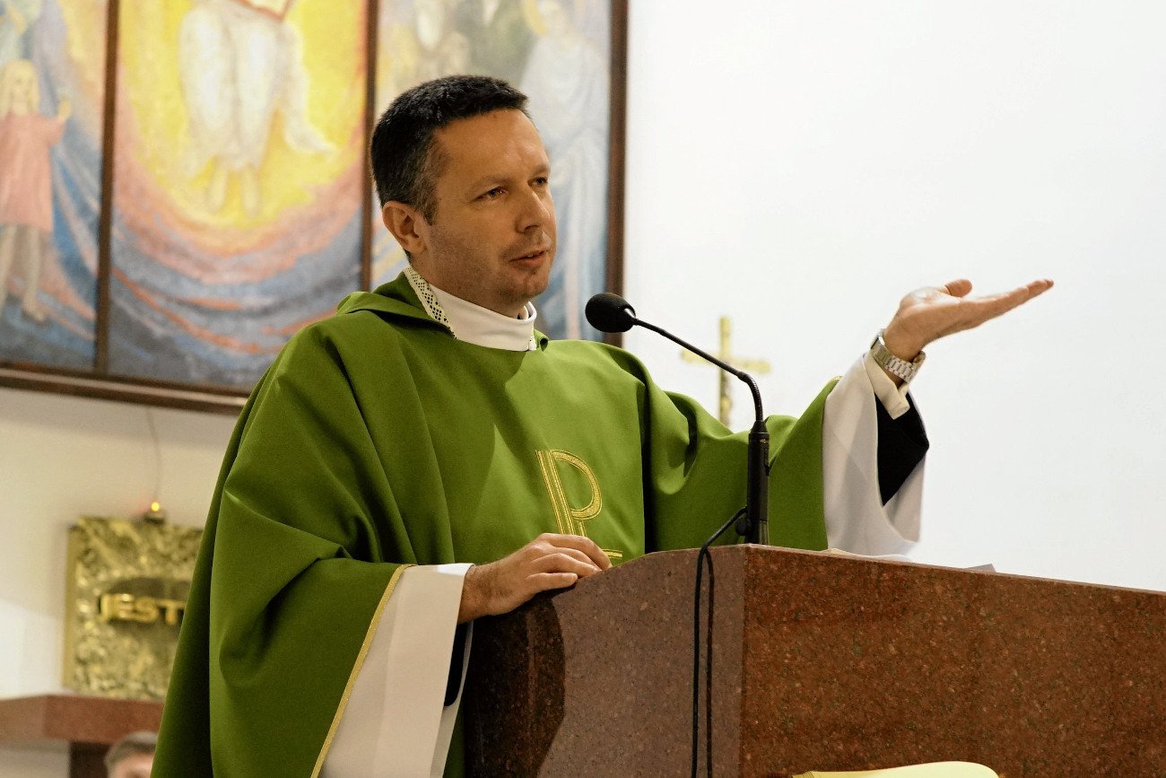 Ks. Daniel Wachowiak.