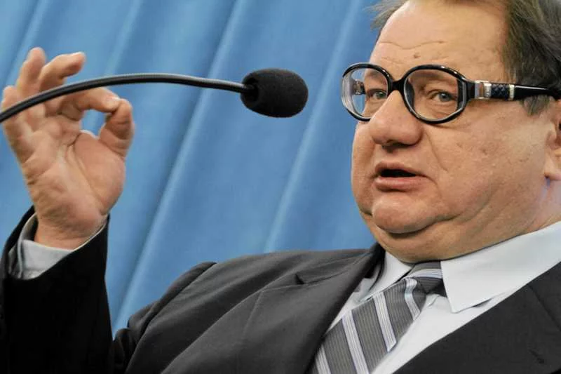 Ryszard Kalisz z SLD cieszy się niemal tak wysokim zaufaniem społecznym jak Bronisław Komorowski.