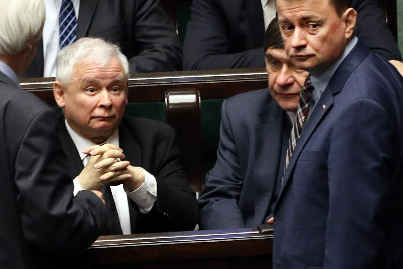 Niechciane skutki uboczne pośpiechu nad ustawami muszą zaskakiwać PiS.