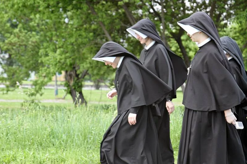 Po odejściu Jacka Krzysztofowicza dużo mówiło się o zakonnikach występujących ze wspólnoty. Ale rezygnuje też coraz więcej sióstr