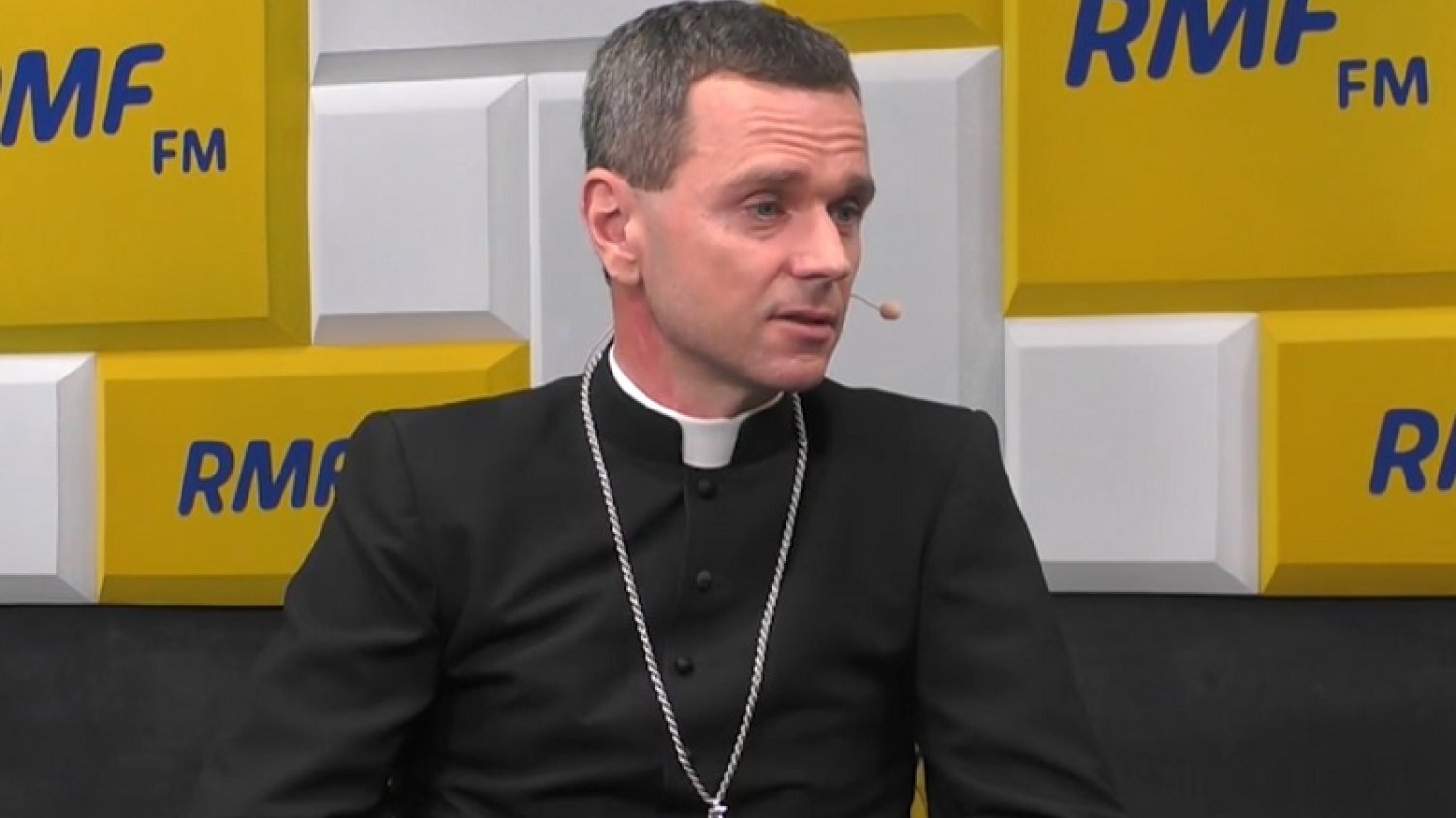 Biskup Mirosław Milewski mówił o powiązaniu środowisk homoseksualizmu i pedofilii.