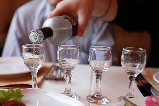 [url=http://shutr.bz/1bcL0Cr]25 procent rosyjskich mężczyzn umiera przed ukończeniem 55. roku życia. Za wiele wczesnych zgonów odpowiada nadużywania alkoholu[/url]