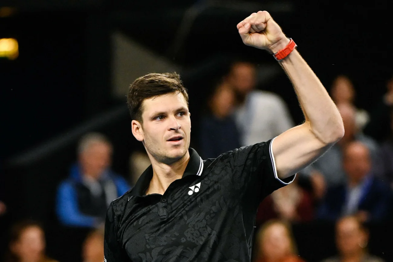 Hubert Hurkacz wygrał w dwóch setach pierwszy mecz w Indian Wells. Wrocławianin pokazał kilka efektownych zagrań.