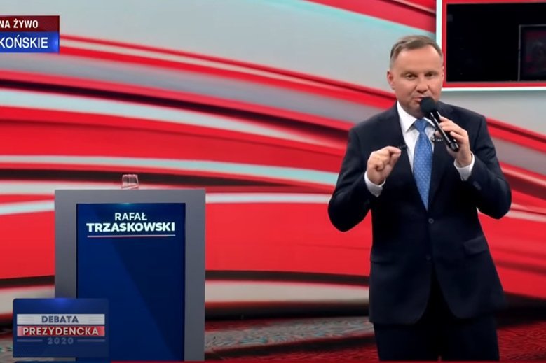 TVP twierdzi, że Andrzej Duda w trakcie debaty wcale nie czytał odpowiedzi.