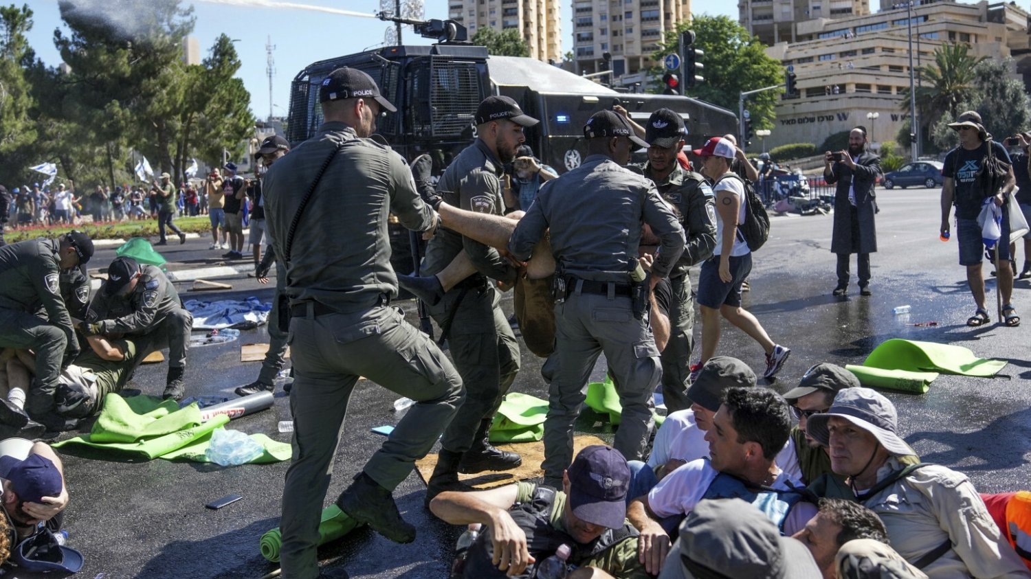 Protest po przyjęciu ustawy ws. SN w Izraelu.