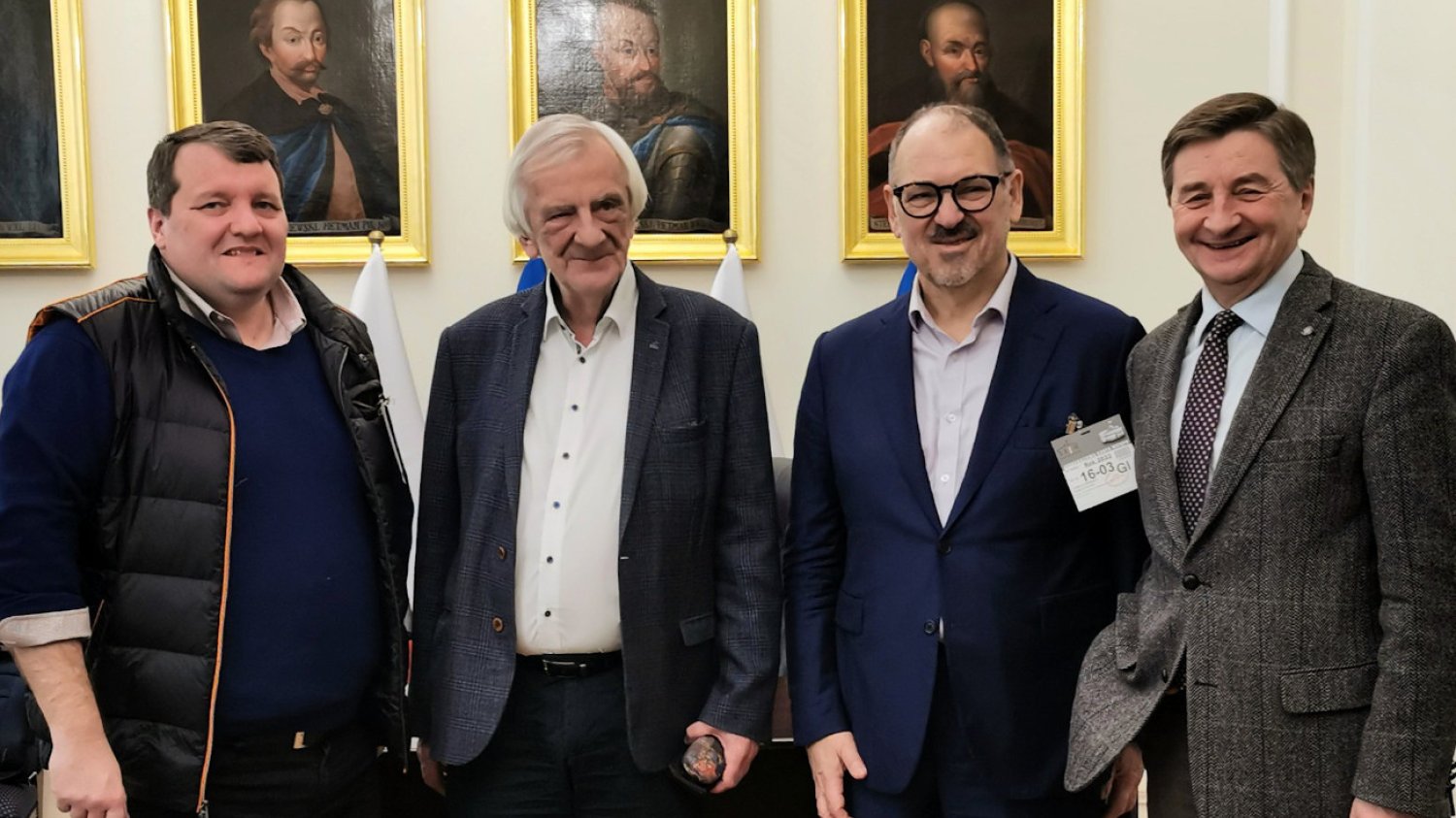 Ryszard Terlecki i Marek Kuchciński bronią pomysłu Jarosława Kaczyńskiego ws. Ukrainy.