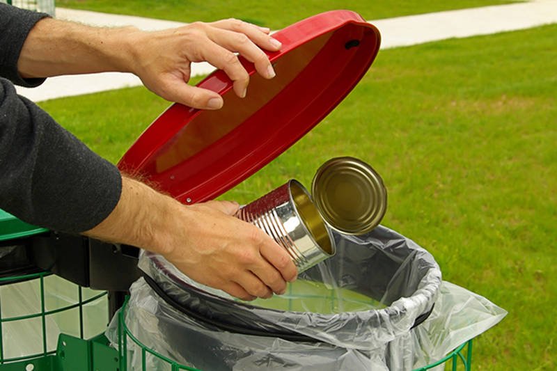 Konserwatywne poglądy – wyrzucamy do śmieci, zamiast polemizować argumentami