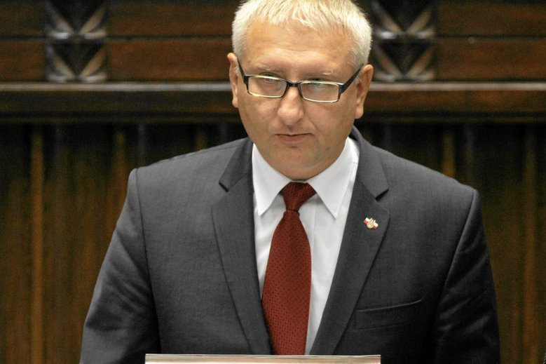Poseł Stanisław Pięta przechodzi do obrony.
